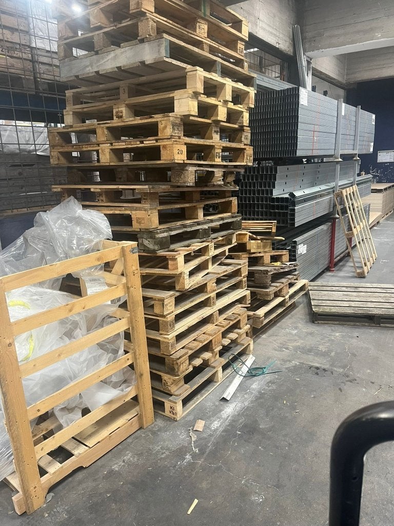 Gratis af te halen wegwerppallets / hout / kachel / kampvuur, Ophalen, Gebruikt, Minder dan 25 mm, Minder dan 200 cm