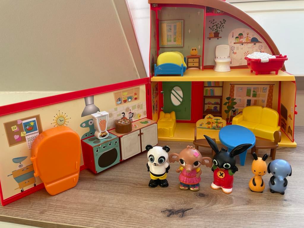 Bing Konijnenhuis met figuren en accessoires, Ophalen of Verzenden, Zo goed als nieuw, Poppenhuis