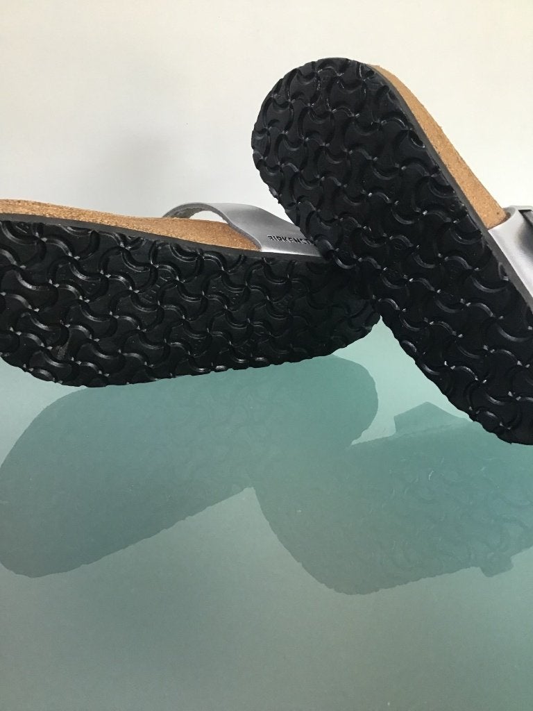 Birkenstock 39 zilver | Gizeh slippers | Gratis verzenden, Kleding | Dames, Schoenen, Slippers, Overige kleuren, Verzenden, Zo goed als nieuw