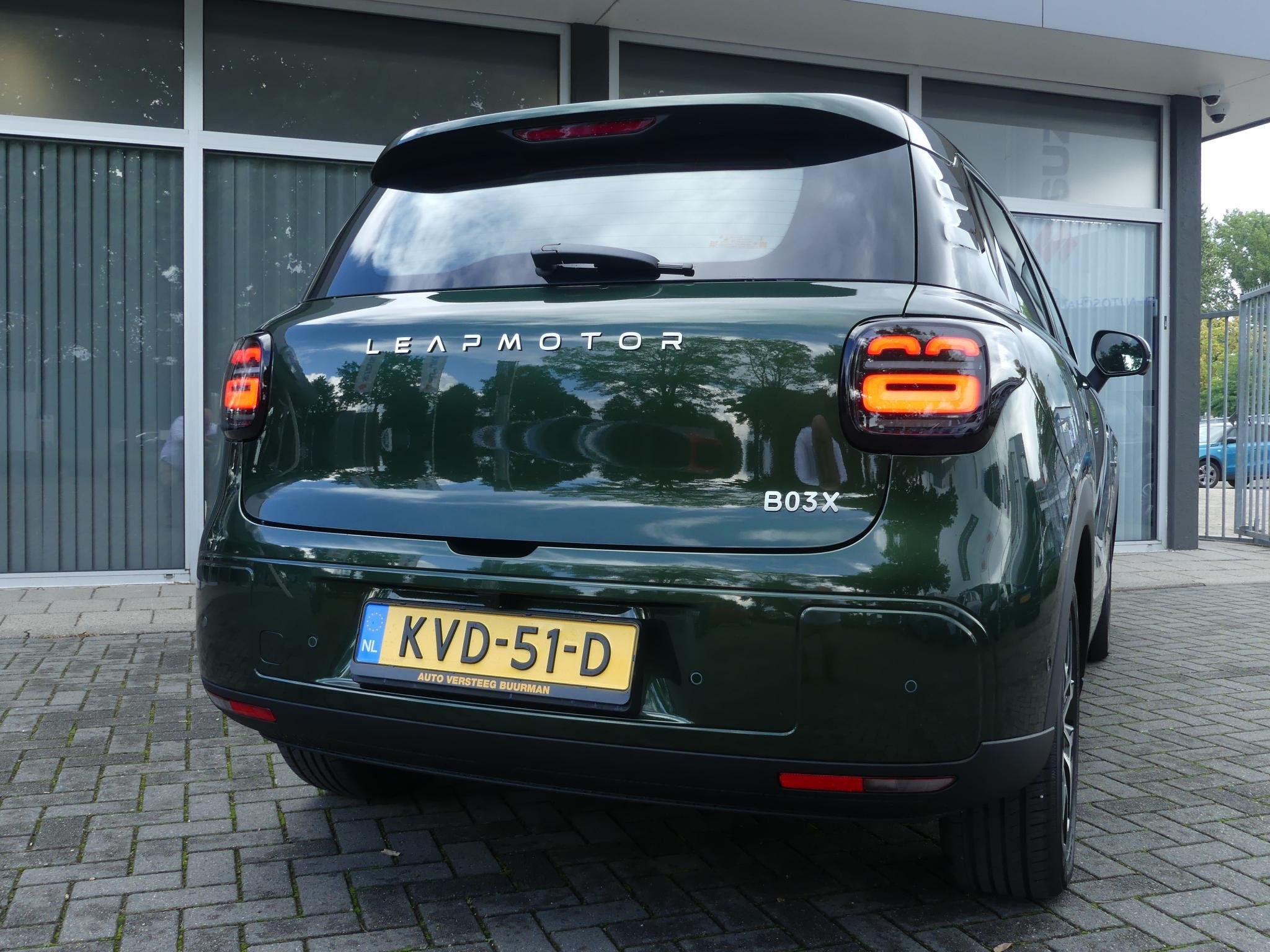 Leapmotor B03X ProMax Design 53 kWh 197PK Automaat Navigatie, Auto's, 12 maanden, Zwart, Origineel Nederlands, B03X