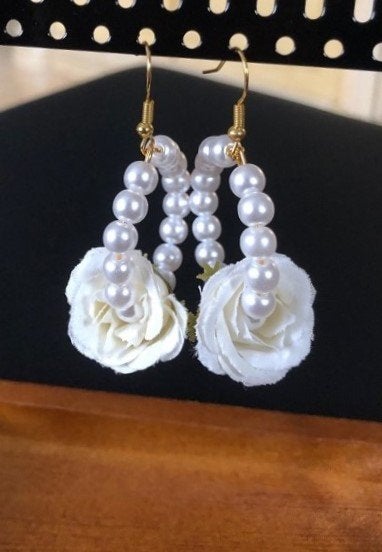 Oorbellen hanger bloem - handmade - victorian vintage parels, Overige materialen, Hangers, Verzenden, Wit