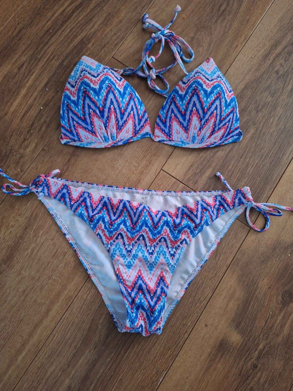 Nieuwe bikini
Boho ibiza
Maat M er staat L in maar valt klei, Ophalen of Verzenden, Nieuw, Overige kleuren, Bikini