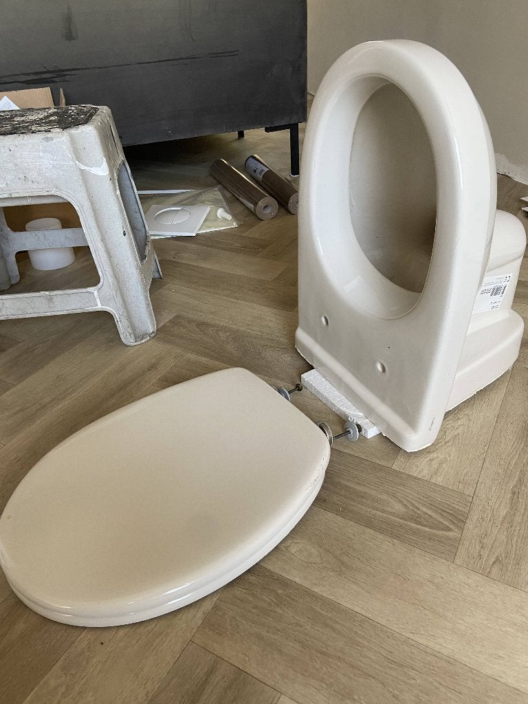 Toilet hangend, Ophalen, Gebruikt, Steen, Toilet