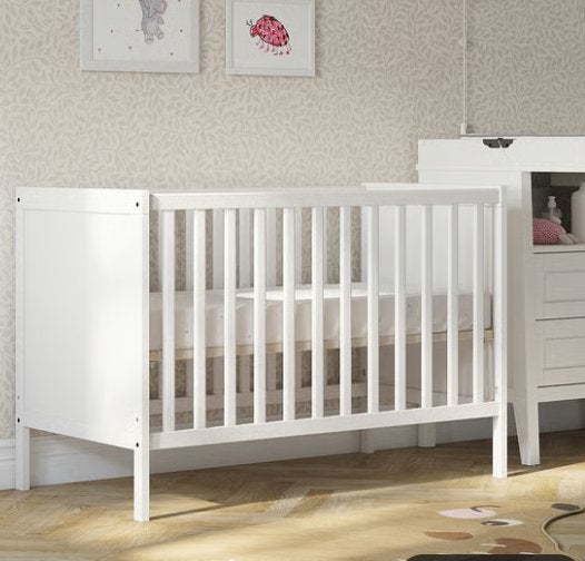 Babybed / peuterbed Sundvik Ikea (incl matras), Ophalen, Gebruikt, Ledikant