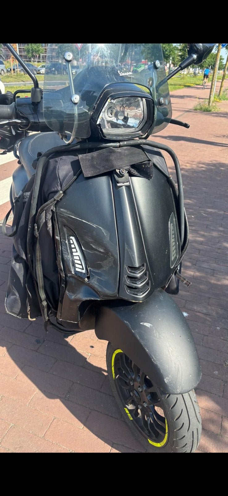 Vespa sprint motor scooter 125 cc A1, Ophalen, Zo goed als nieuw, Benzine