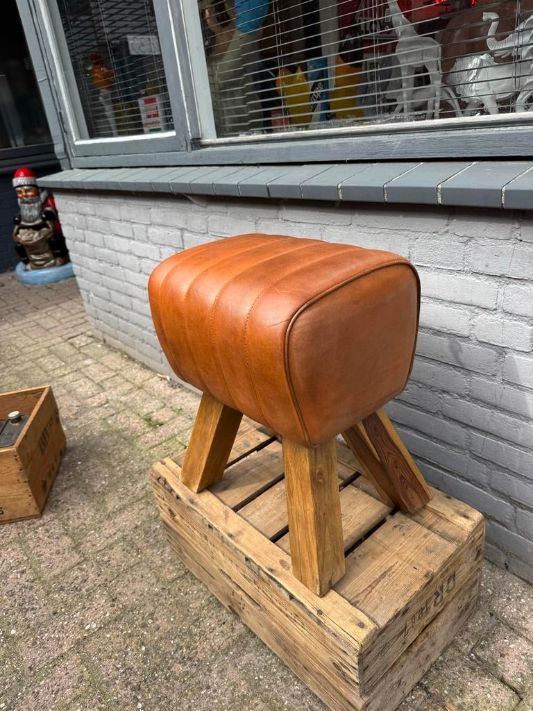Vintage Turnbok Krukje - Leer en Hout Poef, Ophalen, Gebruikt, ., .