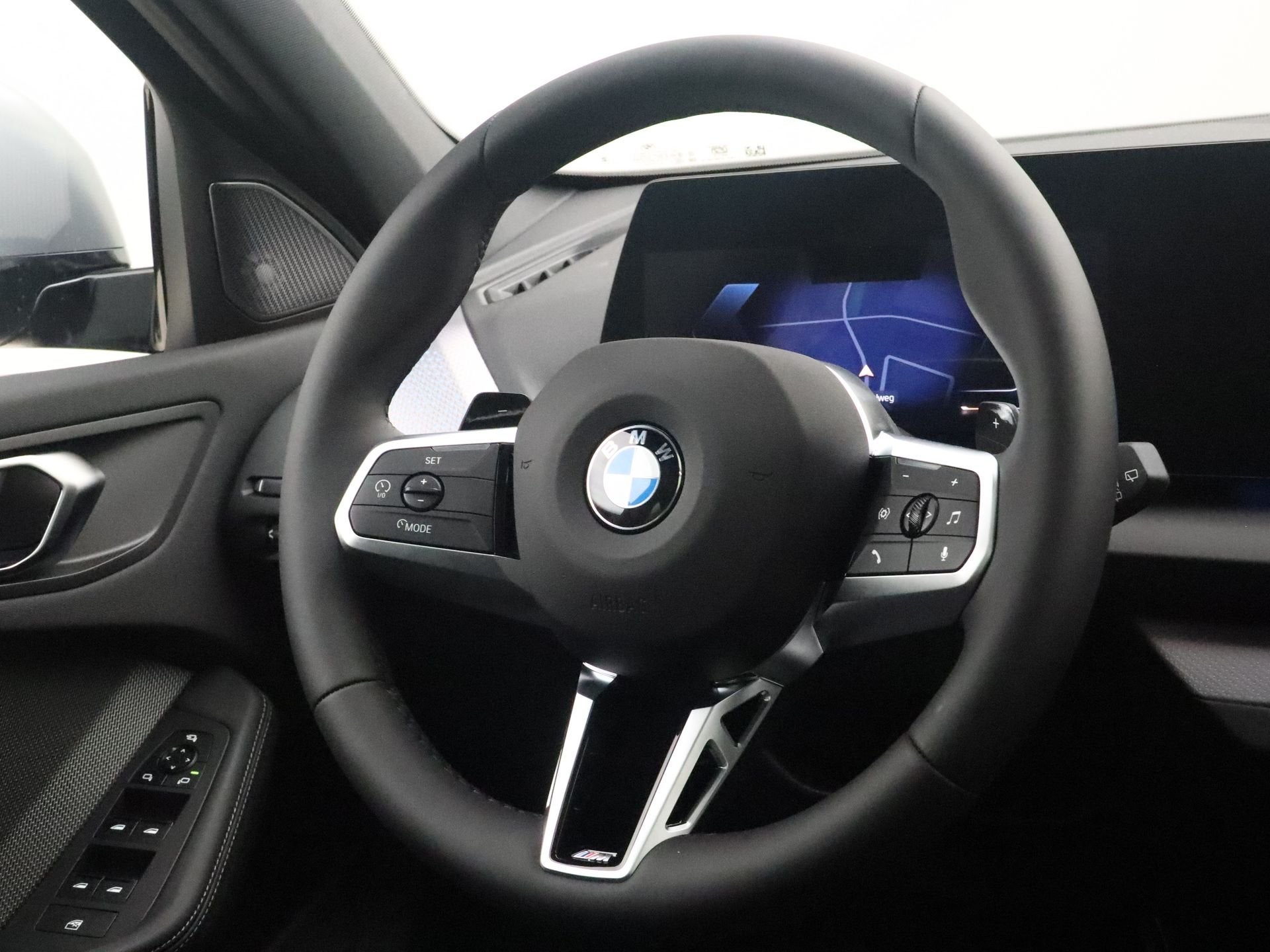 BMW 1 Serie 120 M Sport Pro (bj 2026, automaat), Zwart, 156 pk, Bedrijf, 19 km/l