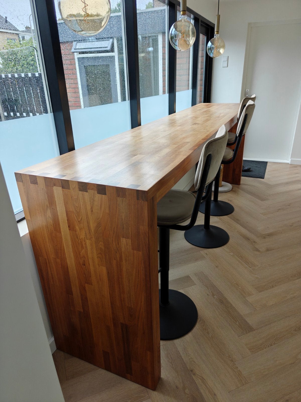SPEKVA Aalborg Massive massief hout bar (kersen), Huis en Inrichting, Ophalen, Gebruikt, Inclusief barstoelen