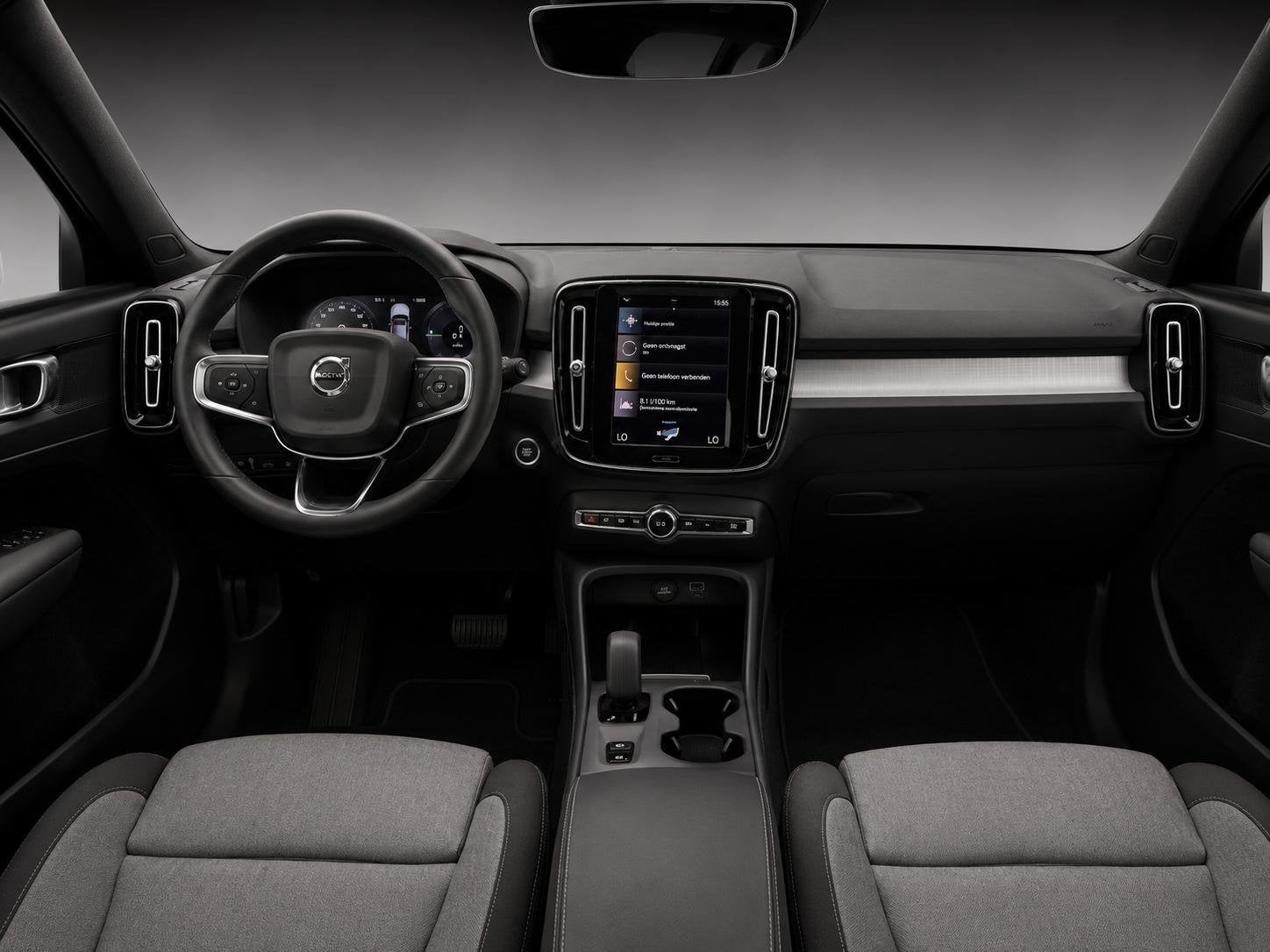Volvo XC40 1.5 T5 PHEV Carplay|CruiseControl|KeyLess|Bluetoo, Stof, Gebruikt, Euro 6, 1712 kg