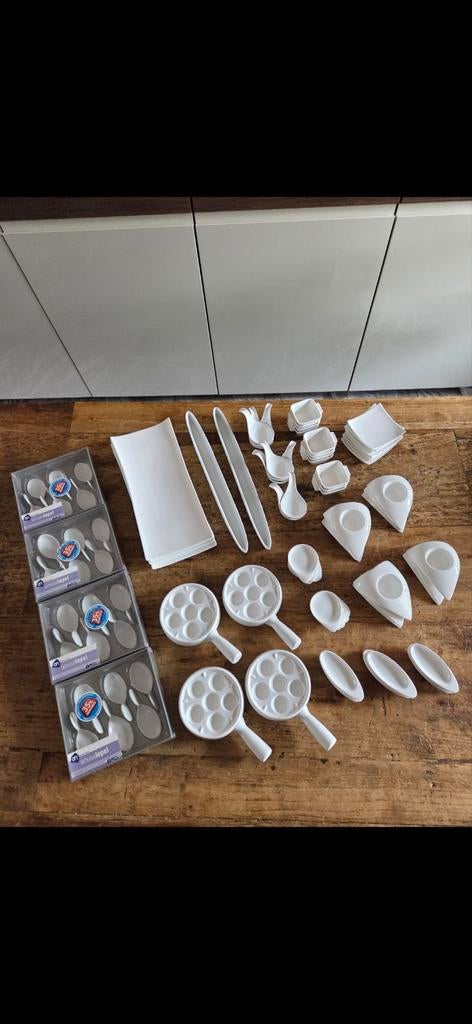 GRATIS 75-delig wit tapas/amuse servies., Ophalen, Aardewerk, Overige stijlen, Bord(en)