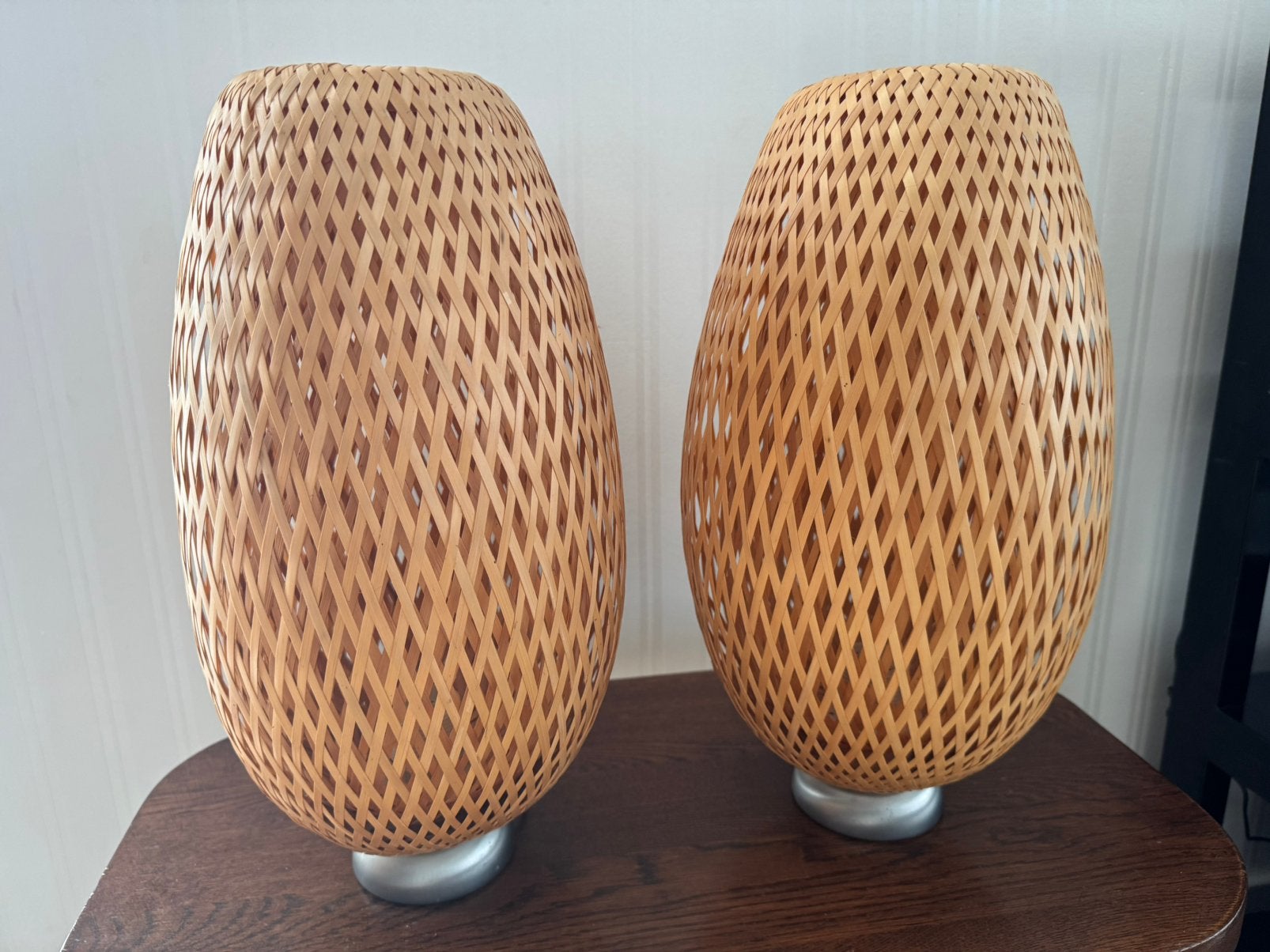 Set van 2 IKEA Böja Tafellampen – Handgevlochten Bamboe, Ophalen of Verzenden, Zo goed als nieuw, IKEA, Modern