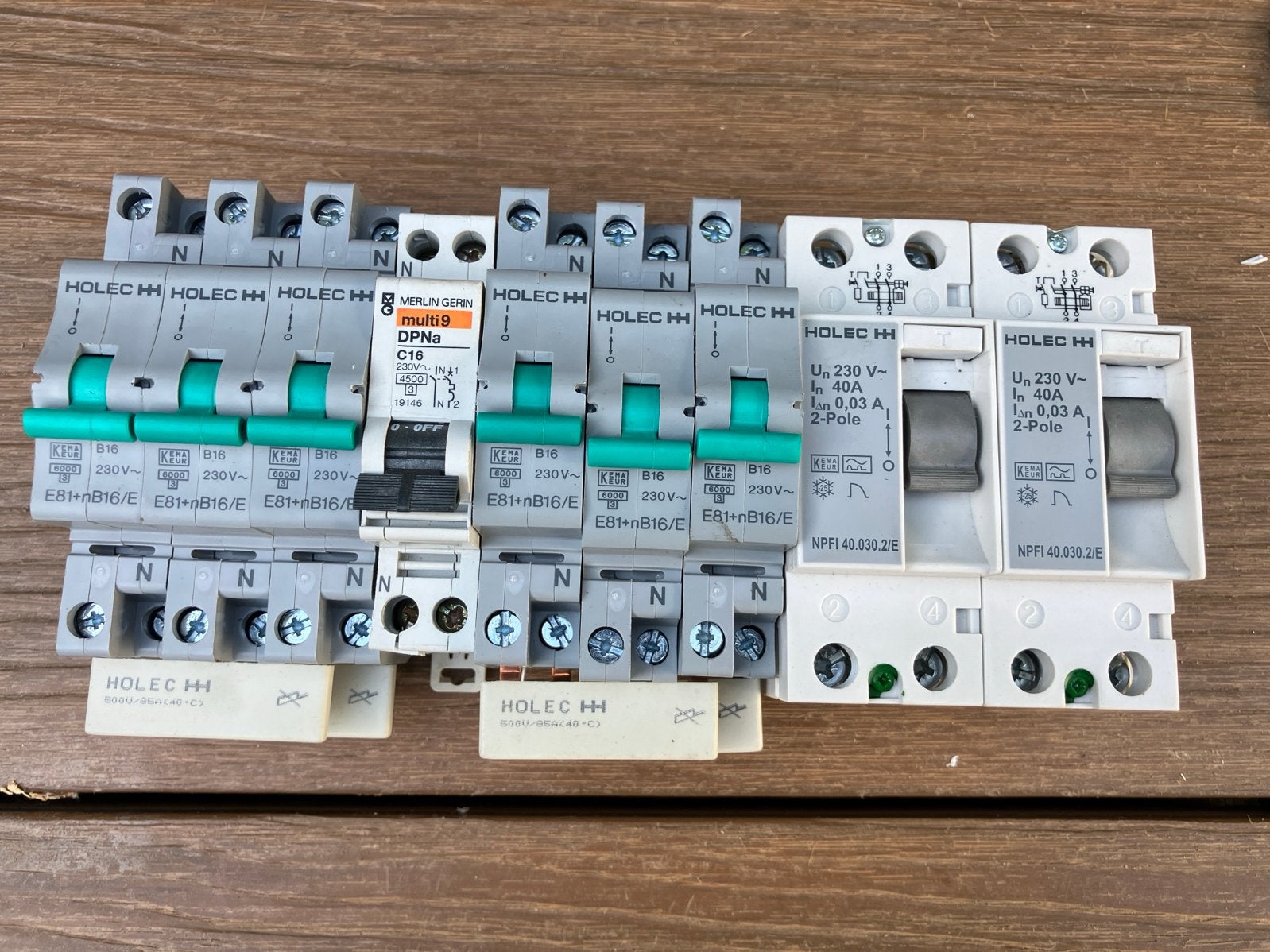Set elektrische componenten: automaten en aardlekschakelaars, Ophalen of Verzenden, Gebruikt, Overige merken, Installatieautomaat