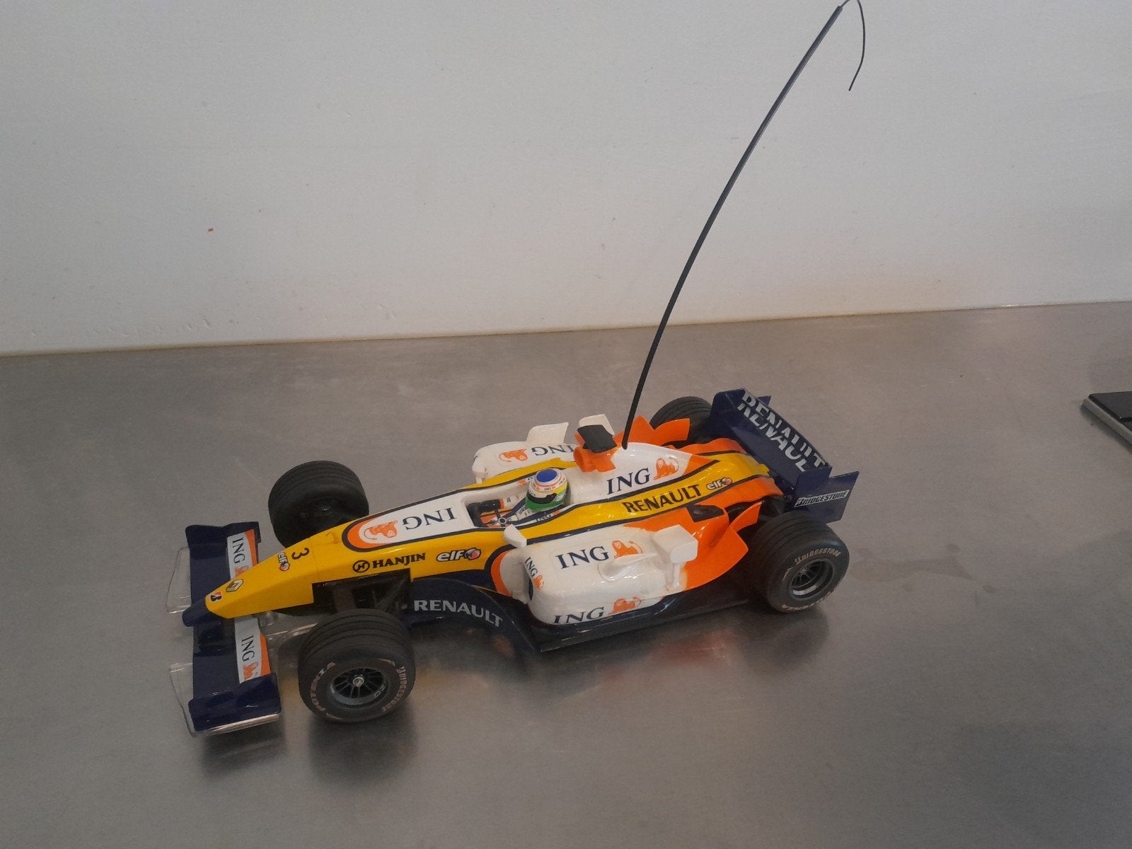 Nikko RC Formule 1 Renault R27, Elektro, Ophalen of Verzenden, Zo goed als nieuw, Auto onroad