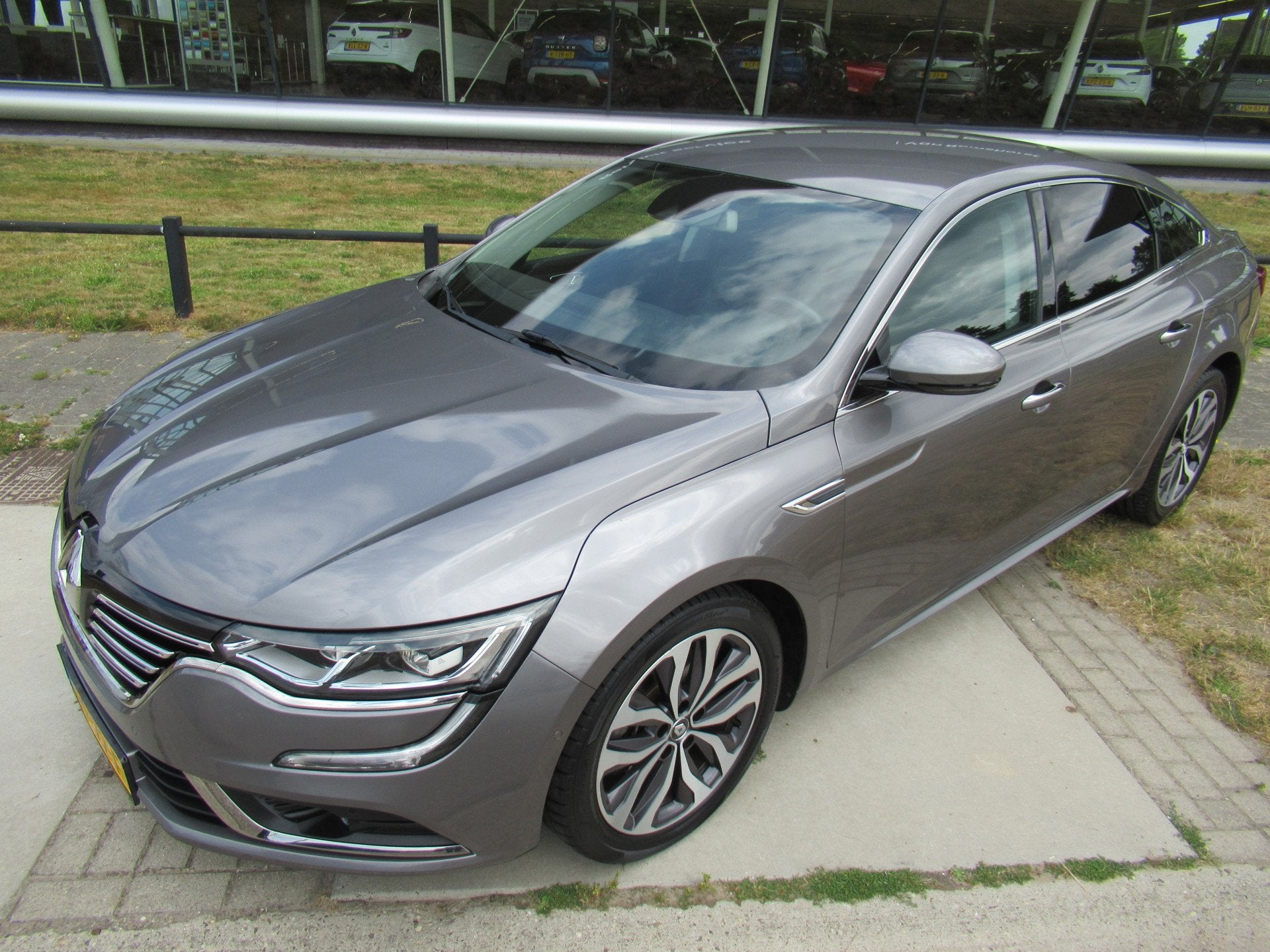 Renault Talisman 1.6 TCe Intens /Automaat/ Bose/ Led/ Camera, Auto's, 1618 cc, Gebruikt, Euro 6, 4 cilinders