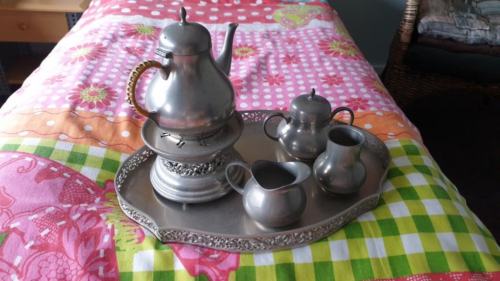 Tinnen servies op dienblad merk Tiel, Ophalen of Verzenden