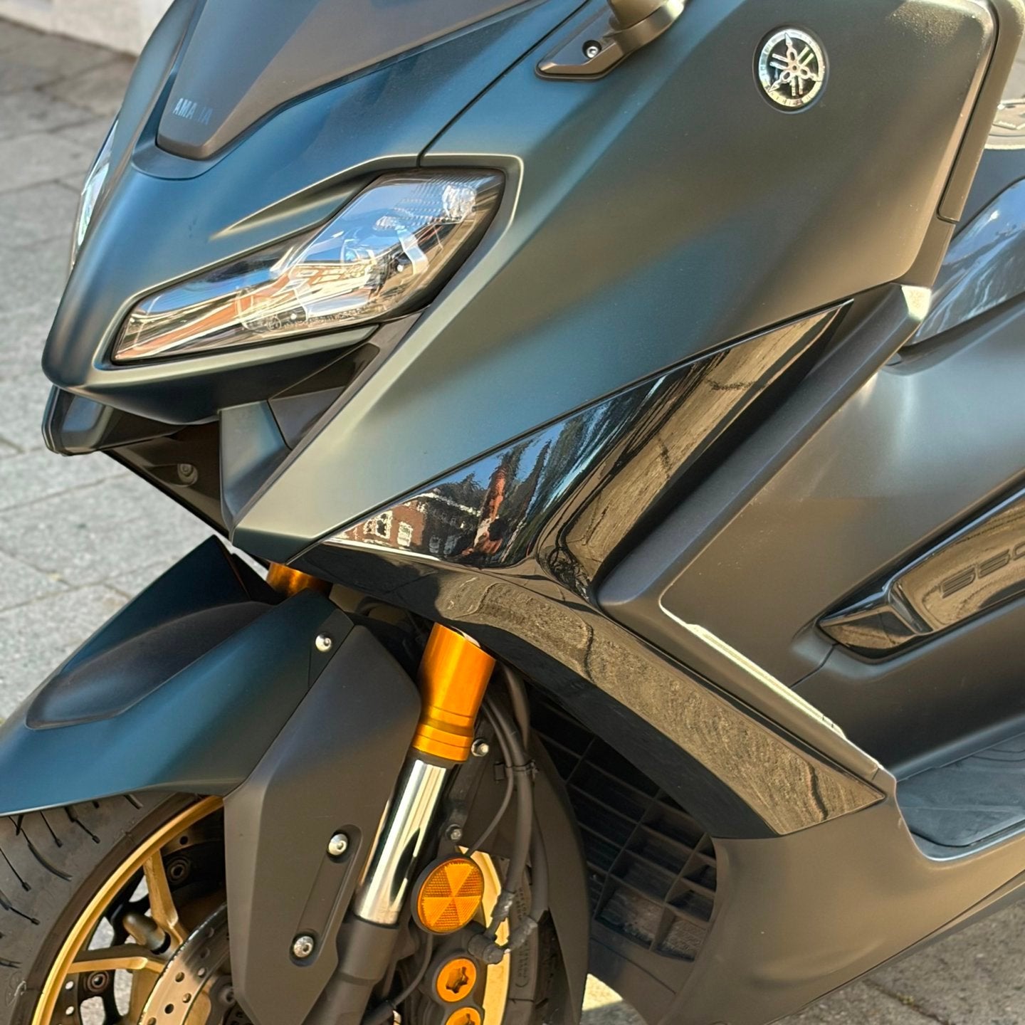 Yamaha Scooter TMAX 560 Tech MAX ABS Akrapovic, Motoren, Scooter, 562 cc, Bedrijf, Handvatverwarming