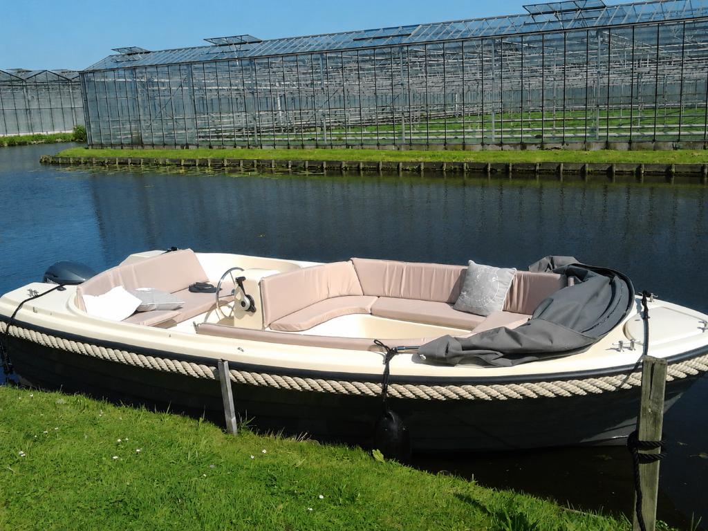 Te koop: stijlvolle sloep met trailer en buitenboordmotor, Watersport en Boten, Sloepen, Tender, 5 m, Zo goed als nieuw, Rondzit