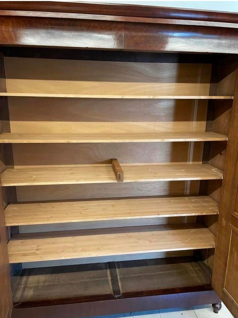 Grote mahonie 2 deurs kast met legplanken deelbaar 227h 190b, Ophalen