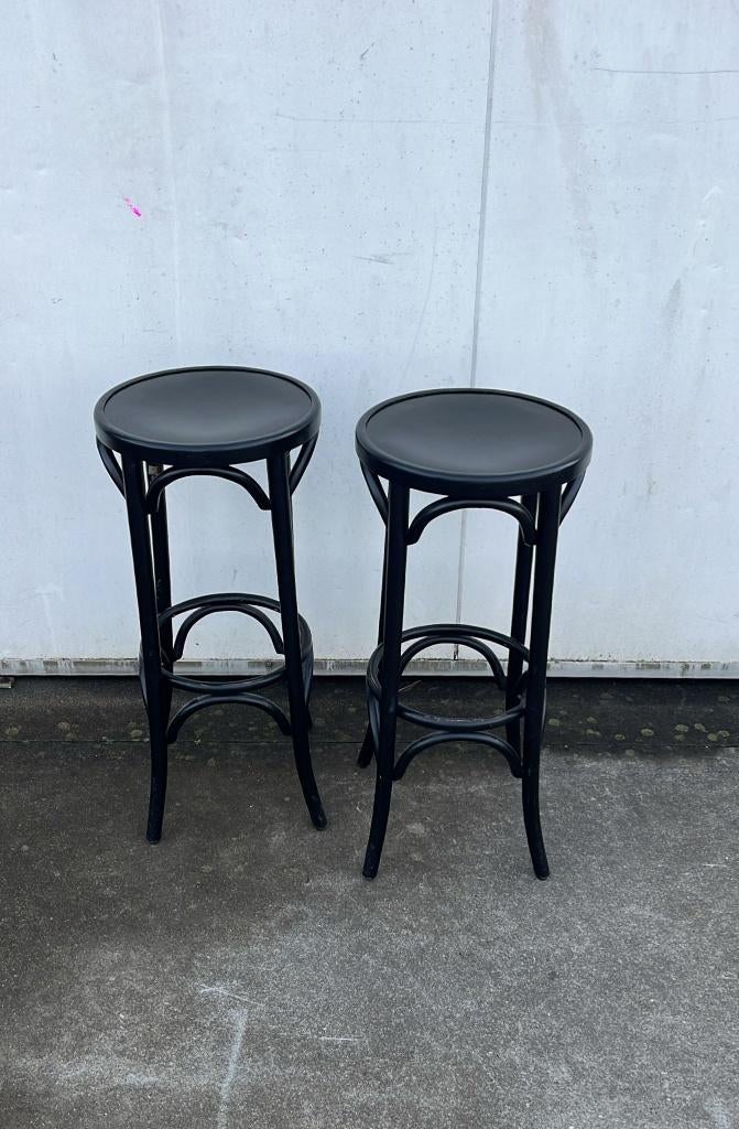 2 stuks nette cafe bar mancave krukken thonet bistro bruin, Ophalen, Met voetsteun, 60 tot 90 cm, Zo goed als nieuw