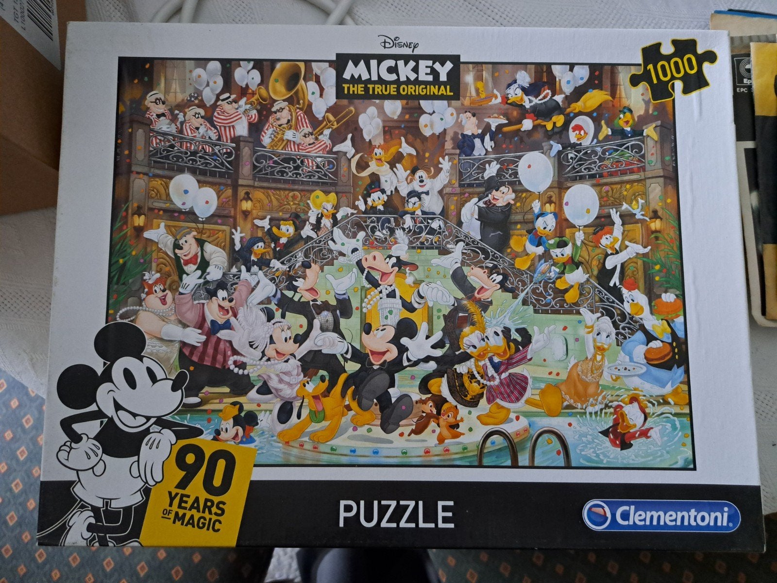 Mickey Mouse puzzel 90 jaar, Ophalen of Verzenden, 500 t/m 1500 stukjes, Zo goed als nieuw