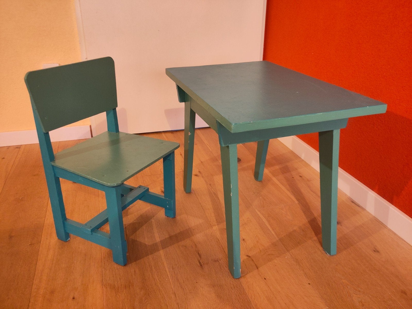 kindertafel met stoel, hout, Kinderen en Baby's, Kinderkamer | Tafels en Stoelen, Ophalen, Gebruikt, Tafel(s) en Stoel(en)