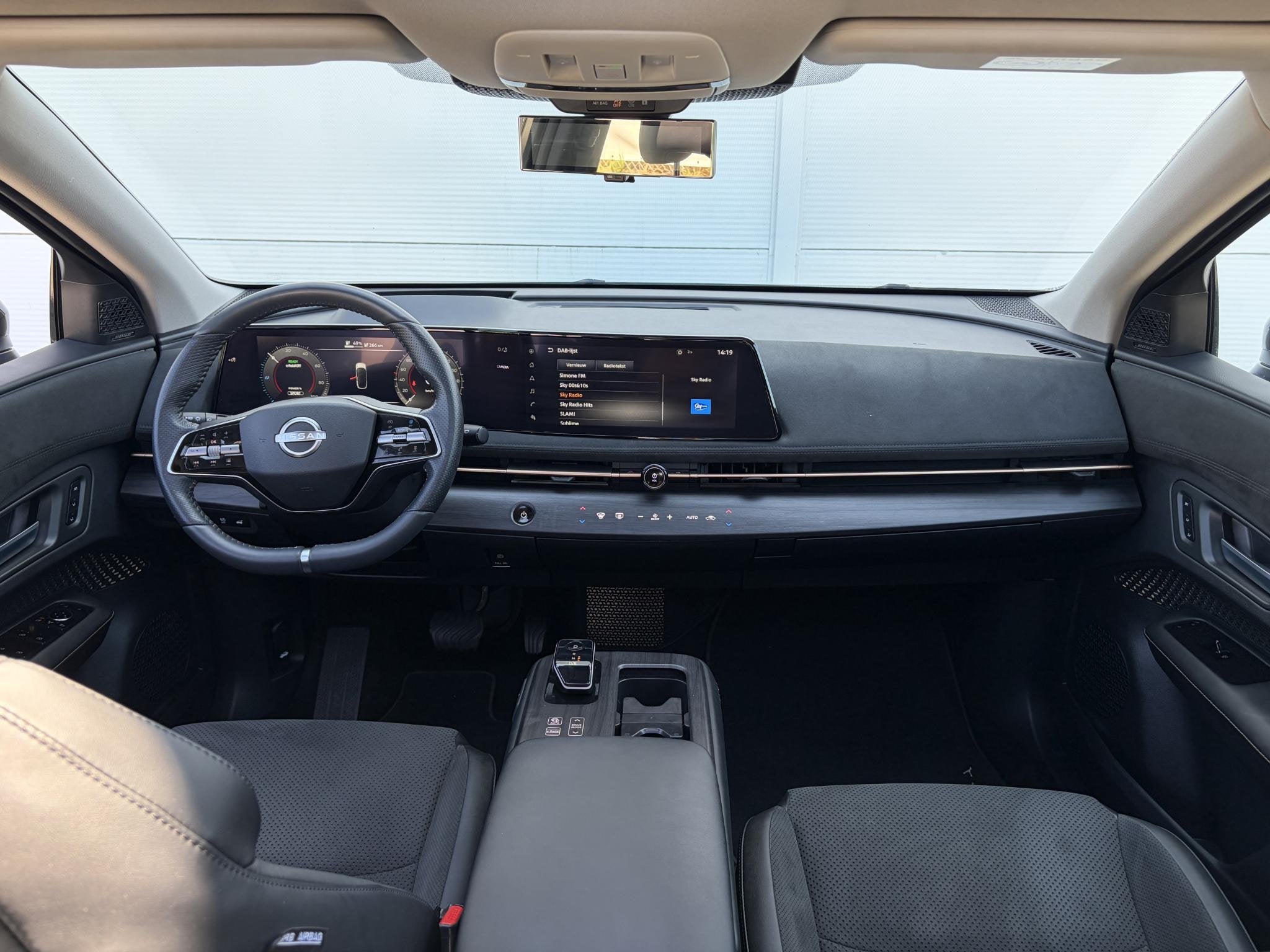 Nissan Ariya Advantage Edition Plus 91 kWh / Achterbank verw, Auto's, Nissan, Gebruikt, 750 kg, Wit, Ariya