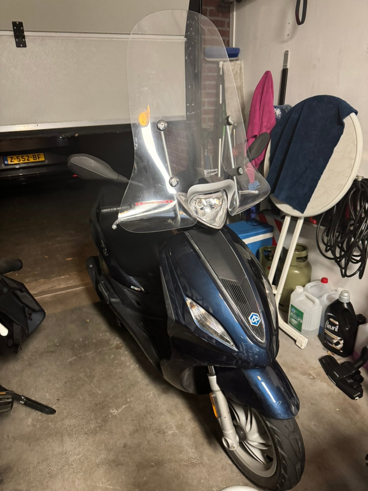 Piaggio fly 2015, Fietsen en Brommers, Ophalen, Zo goed als nieuw, Benzine, Fly