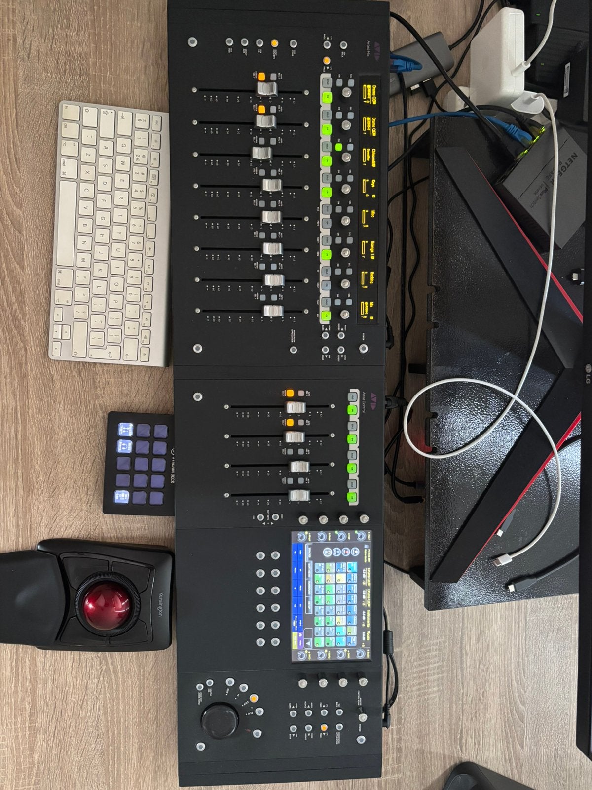Avid Artist Control + Avid Artist Mix + NETGEAR Switch, Ophalen, Zo goed als nieuw, Audio