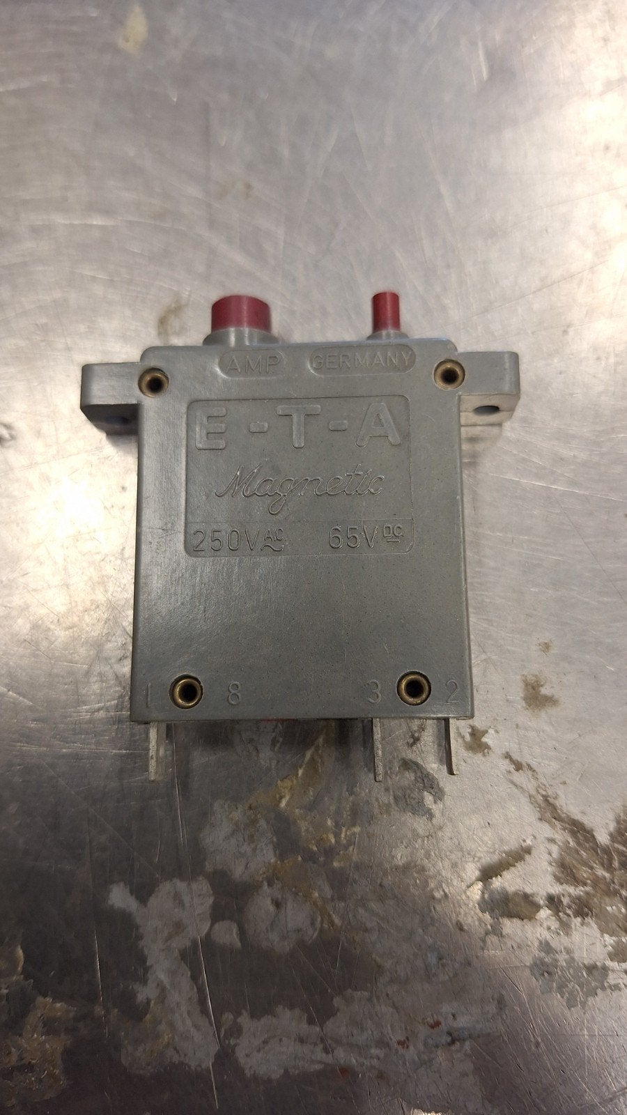 schakelaar 250 volt 0.3 amp, Ophalen of Verzenden, Nieuw, Installatieautomaat