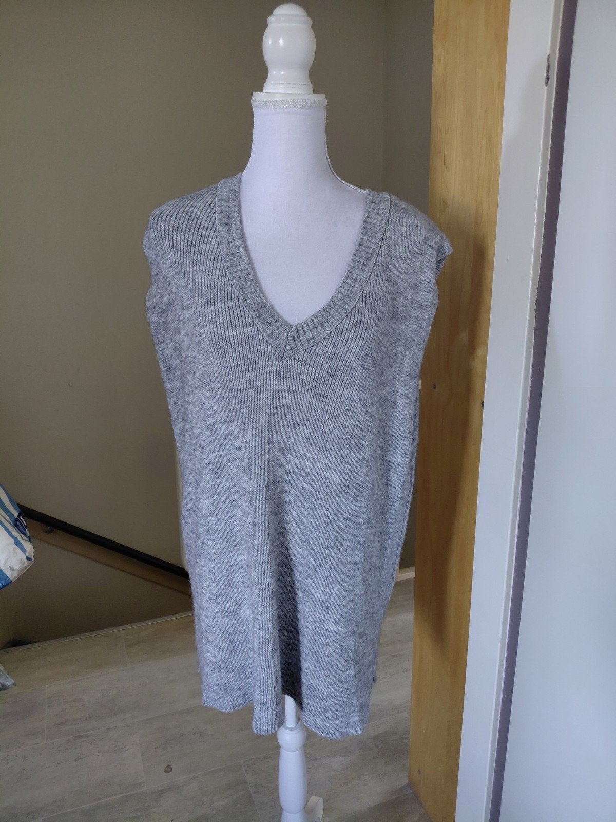 Primark grijze gebreide mouwloze trui maat M, Kleding | Dames, Maat 38/40 (M), Primark, Ophalen of Verzenden, Zo goed als nieuw
