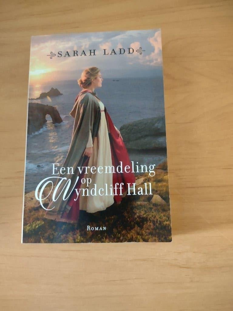 Een vreemdeling op Wyndcliff Hall- Sarah Ladd, Boeken, Ophalen of Verzenden, Gelezen