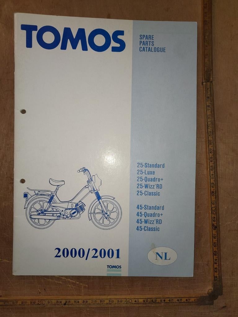 Tomos a35 onderdelen catalogus 2000/2001, Fietsen en Brommers, Ophalen of Verzenden