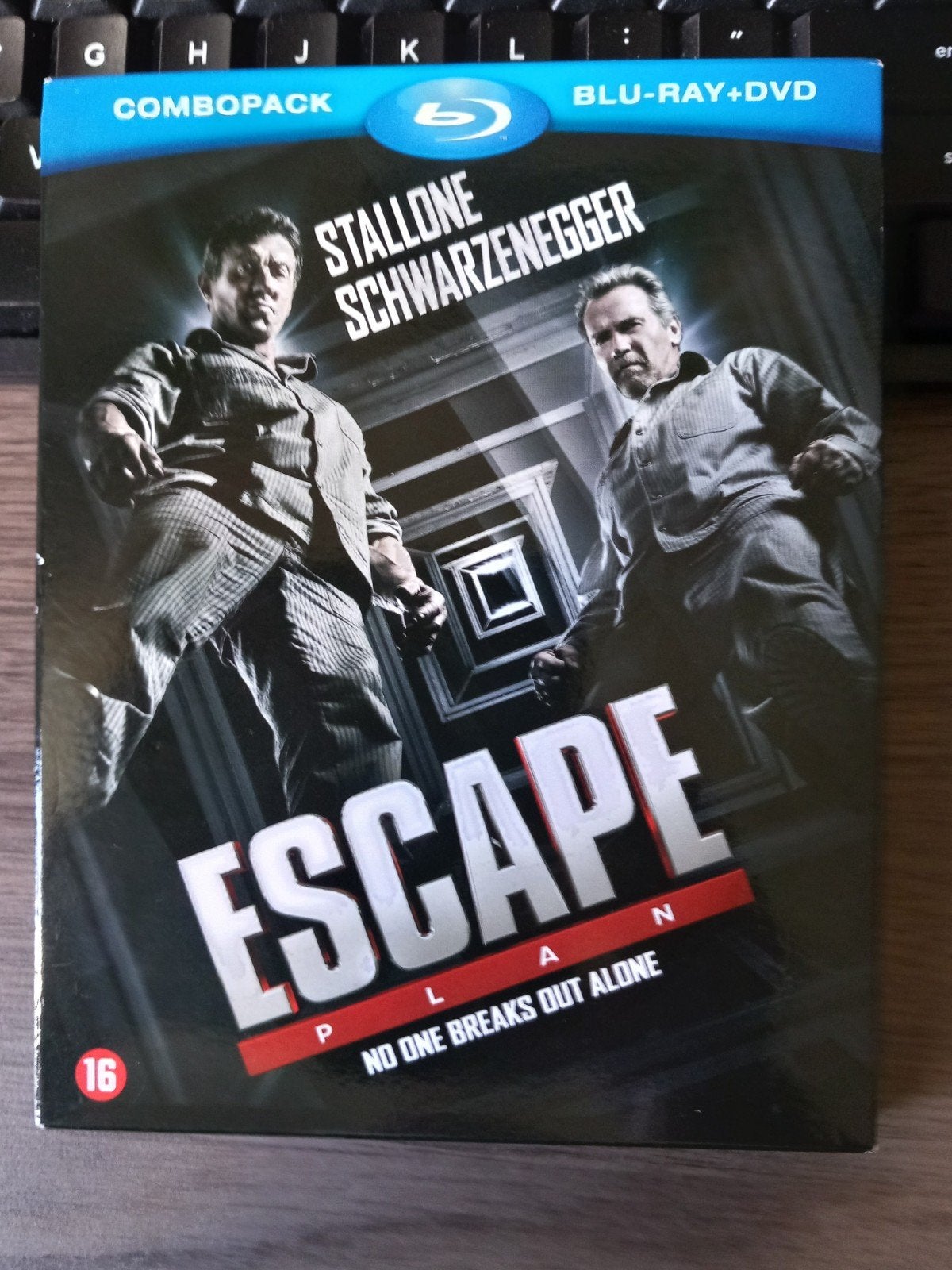 Escape Plan Blu-ray + DVD Combopack Stallone Schwarzenegger, Vanaf 16 jaar, Ophalen of Verzenden, Zo goed als nieuw, Actiethriller