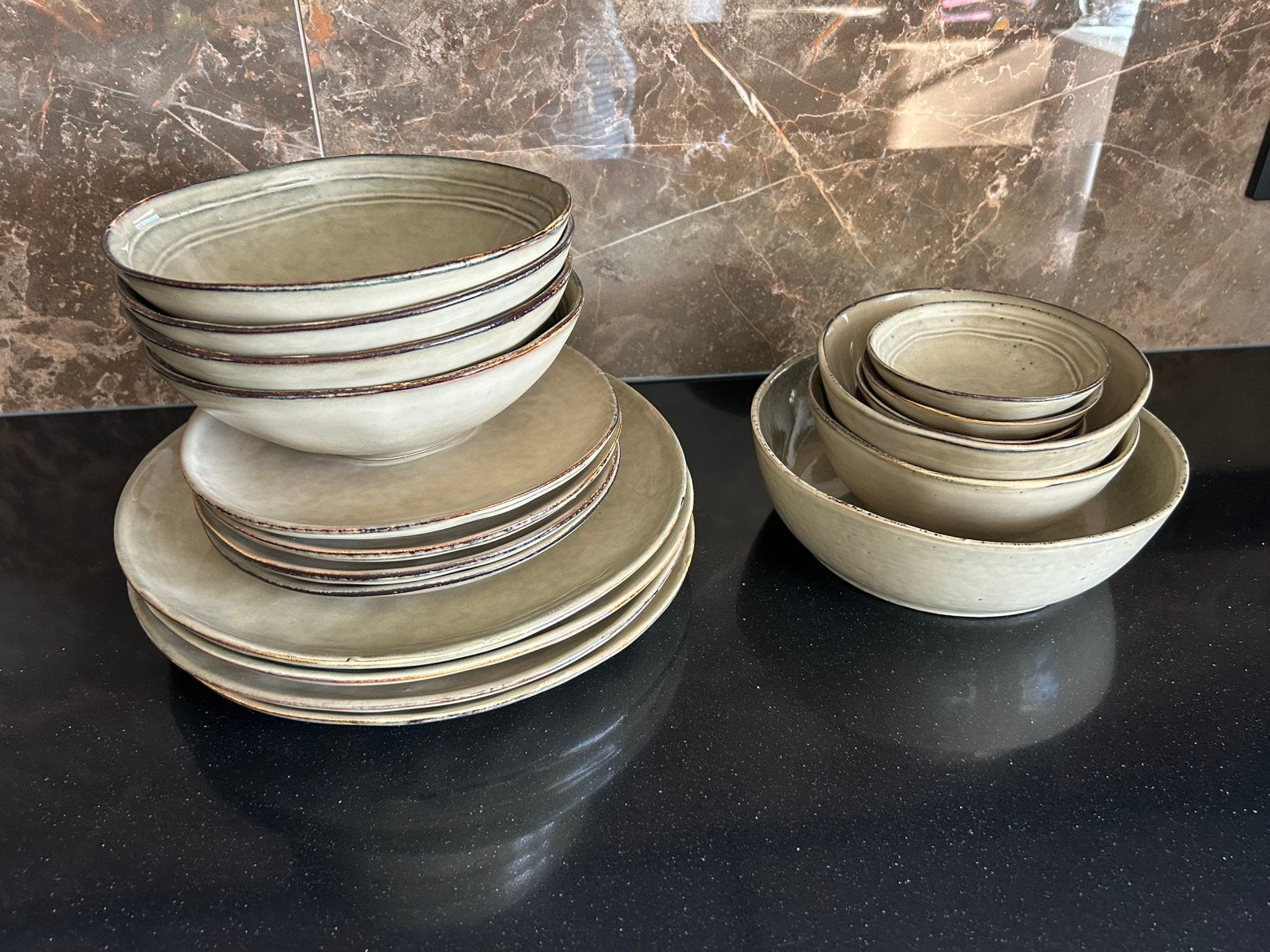 Servies Toscane beige 22 delig, Ophalen, Zo goed als nieuw, Beige