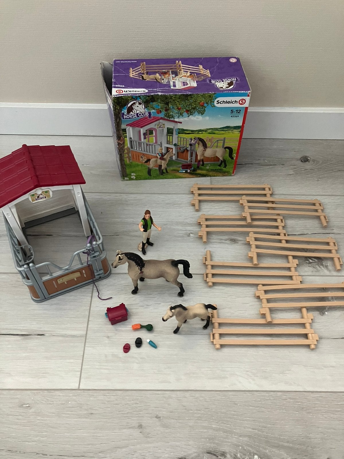 Schleich stal met toebehoren incl doos, Ophalen of Verzenden, Gebruikt