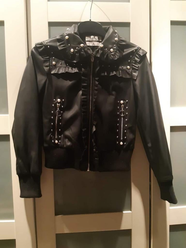 Zwart jasje met studs en ruches maat XS, Ophalen of Verzenden, Zo goed als nieuw, Maat 36 (S), Zwart