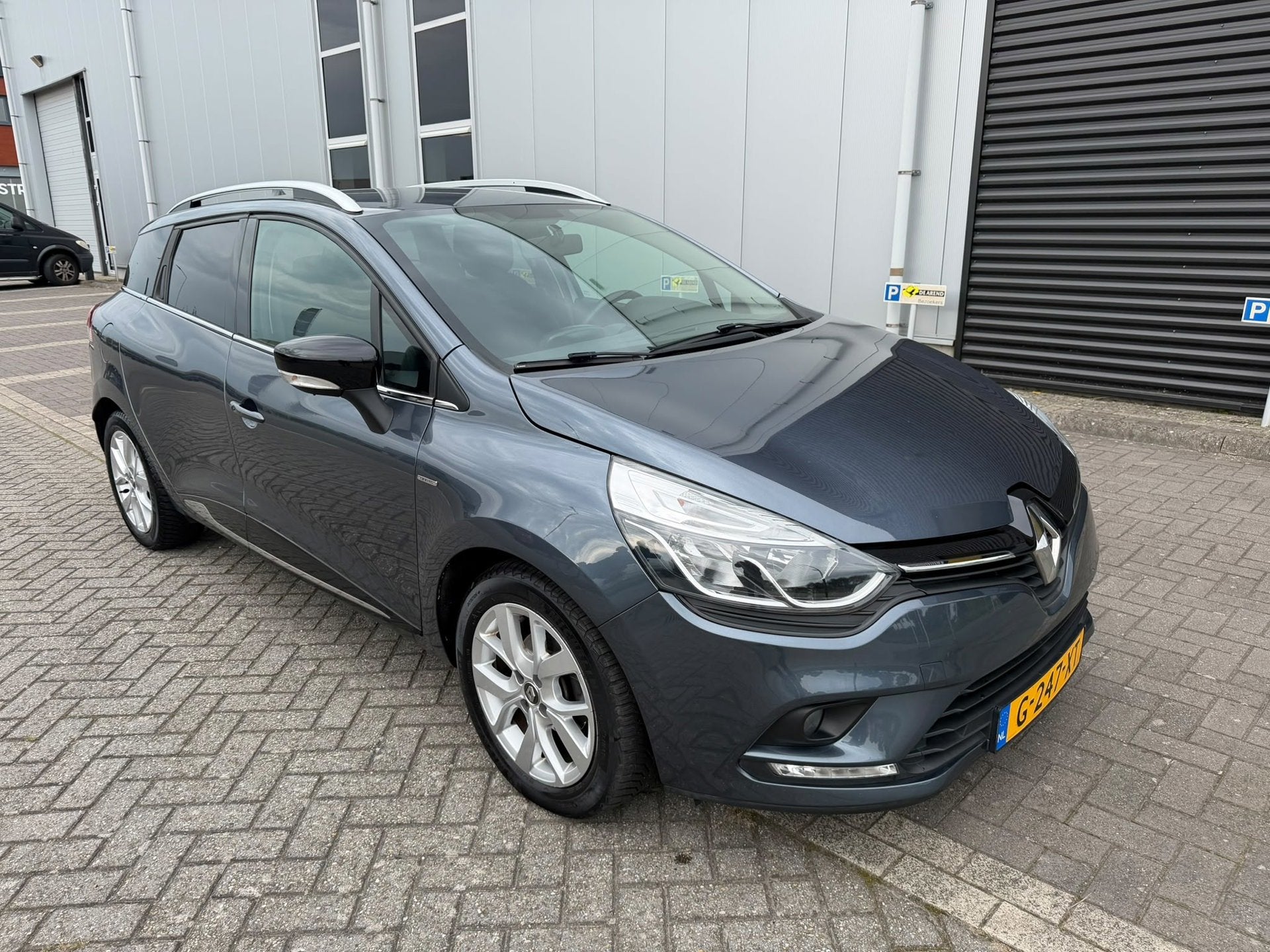 Renault Clio Estate 0.9 TCe Limited Navigatie, Airco cruise-, Voorwielaandrijving, 898 cc, Gebruikt, Euro 6