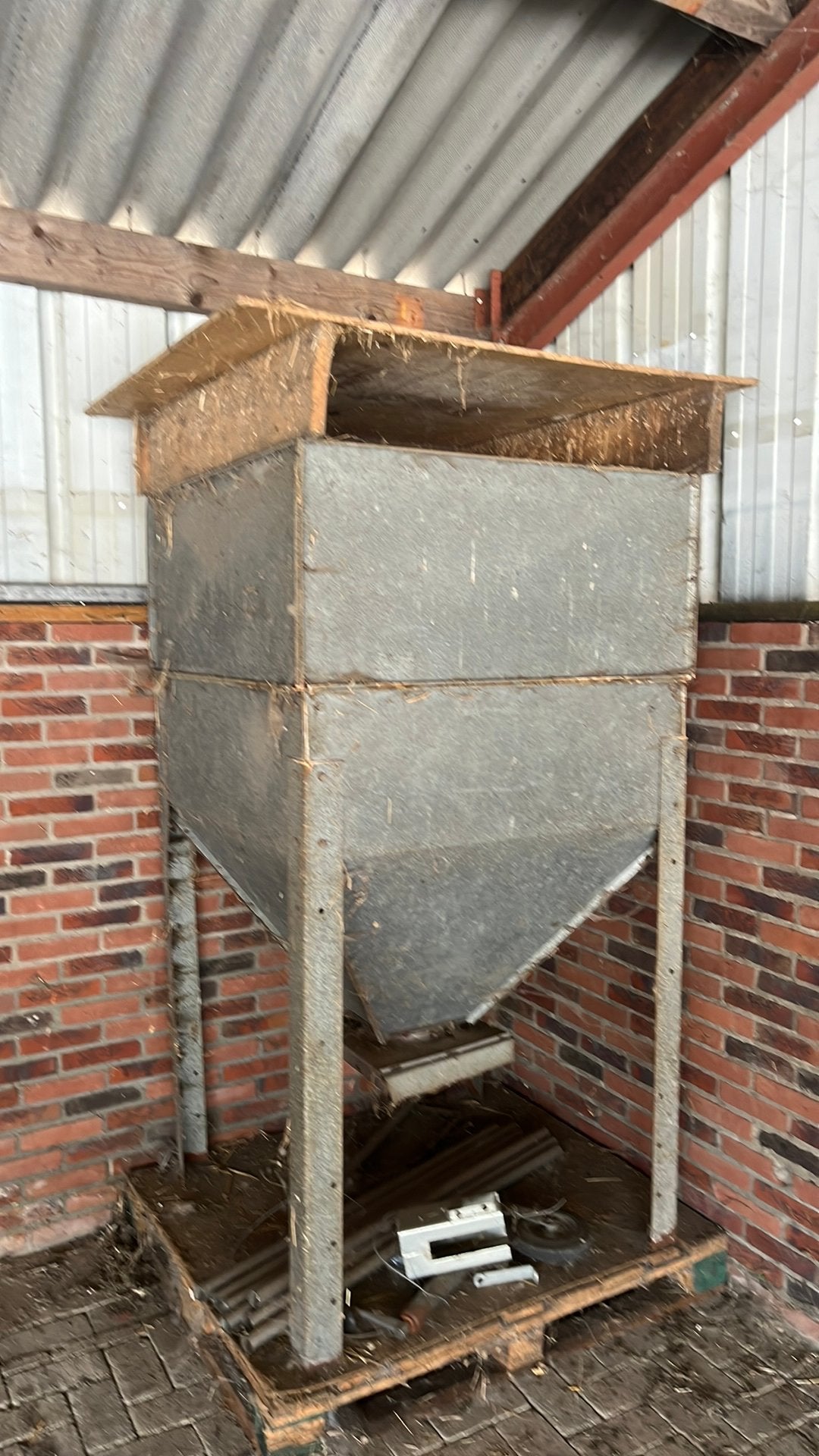 Mini voersilo, Meerdere dieren, Geit