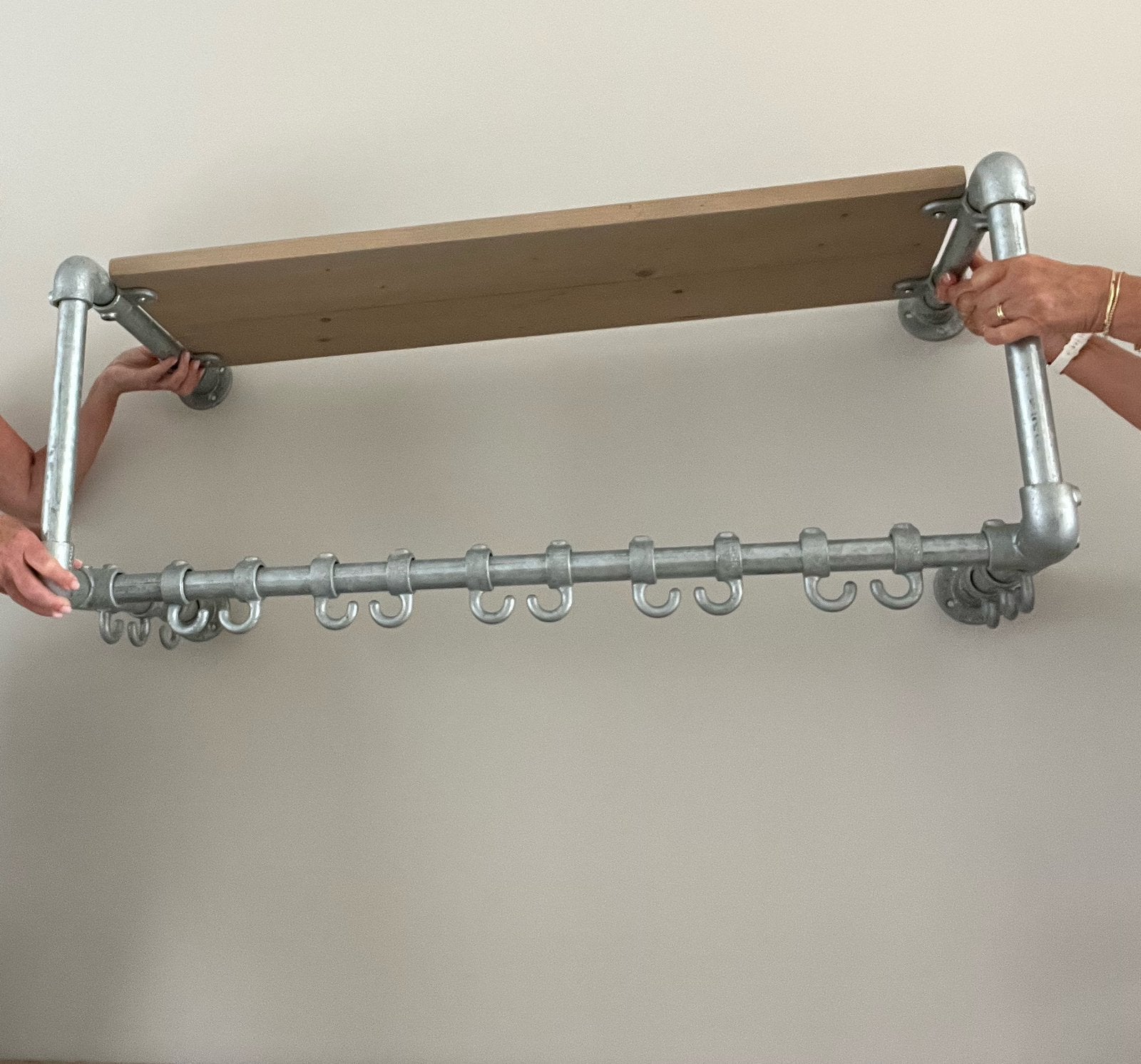 Industriële steigerbuis hang/wandkapstok 114cm houten plank, Zo goed als nieuw, Minder dan 100 cm, Hout, Ophalen