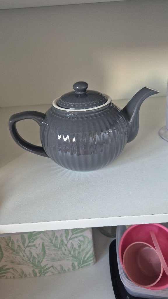 Theepot, Huis en Inrichting, Keramiek, Overige typen, Ophalen of Verzenden, Zo goed als nieuw
