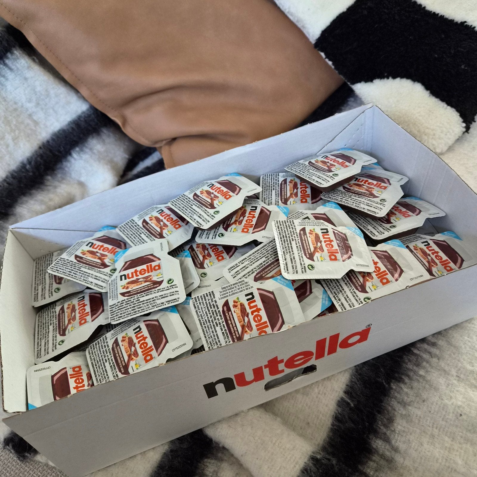 Nutella kuipjes 84 stuks - leuk voor traktatie!!, Ophalen of Verzenden, Nieuw