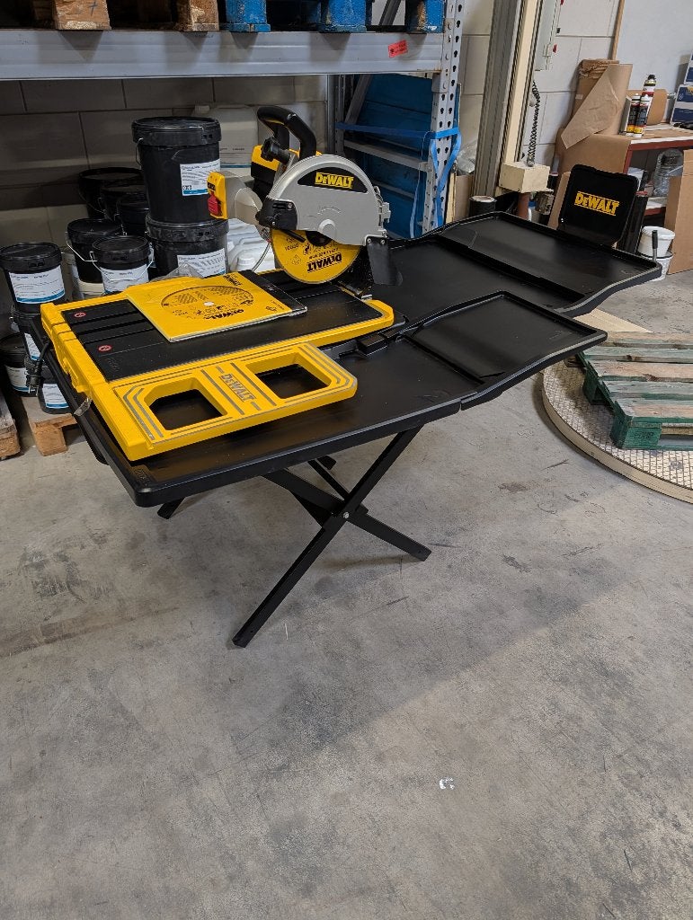 Foto 2 van Tegelzaag DeWalt D36000-QS, 1600 w, 250 MM