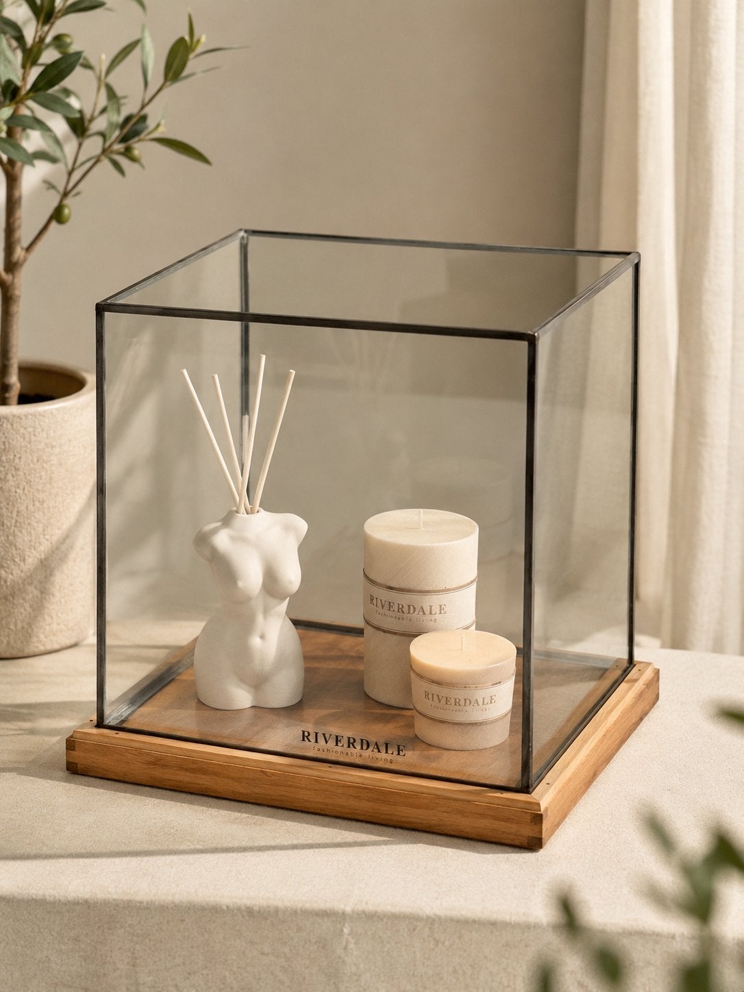 Riverdale glazen box met houten onderstel, Ophalen, Zo goed als nieuw, Glas, Modern