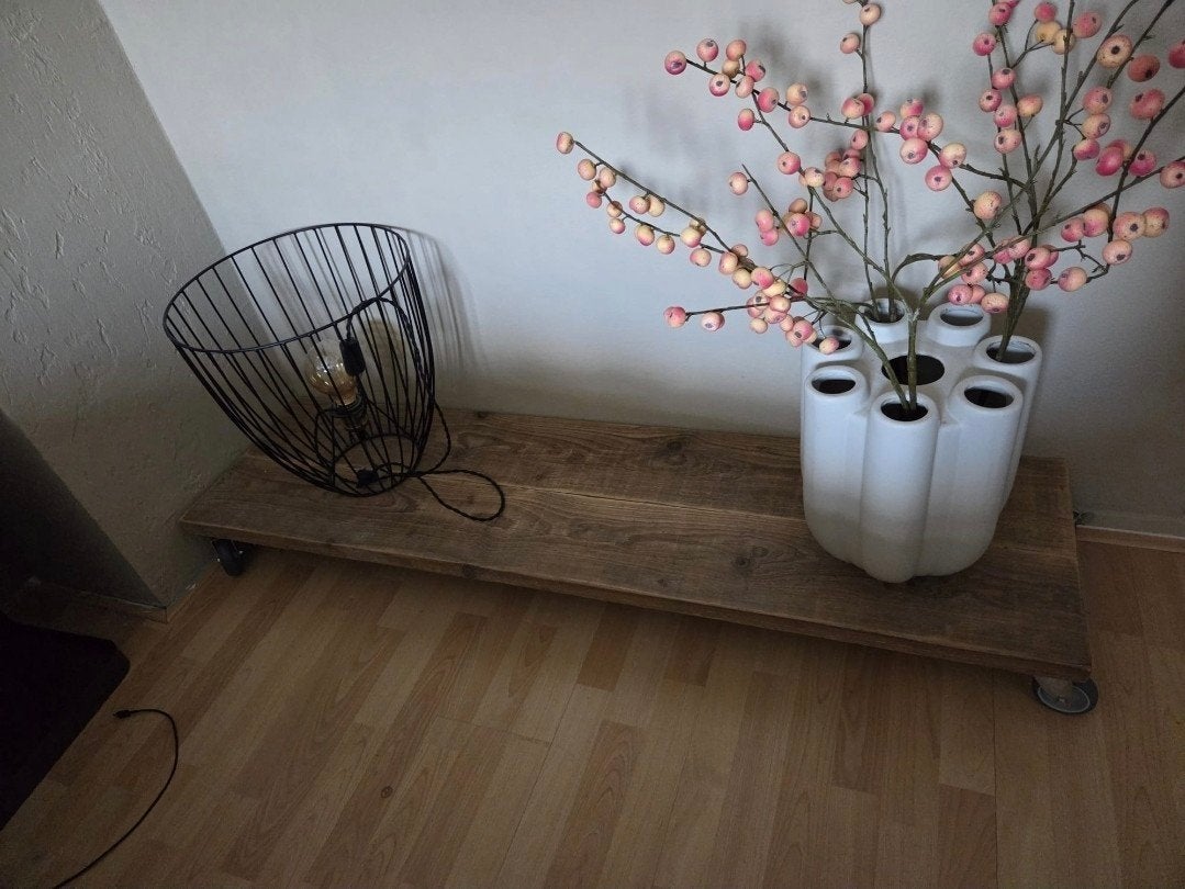 steigerhouten tafel/tv tafel op wielen, Ophalen
