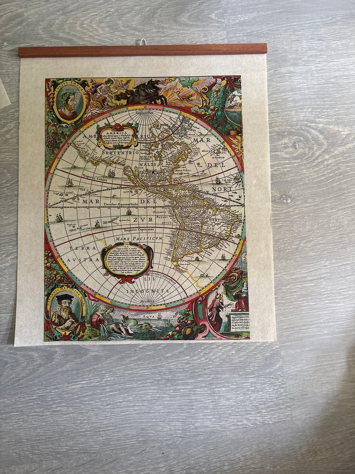 Antieke wereldkaart poster op houten hanger, Ophalen
