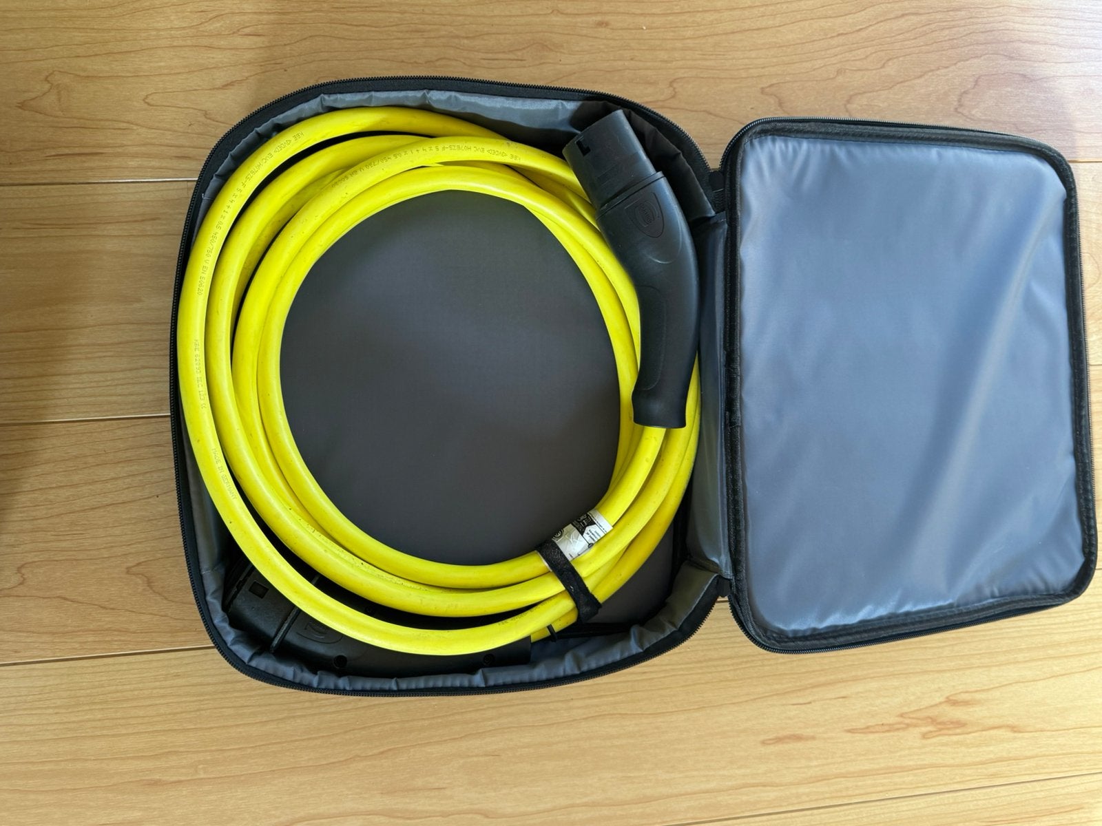 EV laadkabel, Type 2, 3-fase laden, max 32A en 22kW, Ophalen of Verzenden, Zo goed als nieuw, Laadkabel