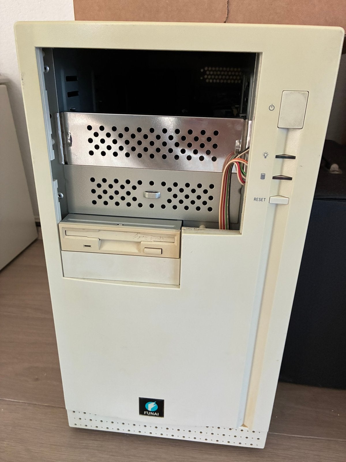 ATX kast Funai, Ophalen