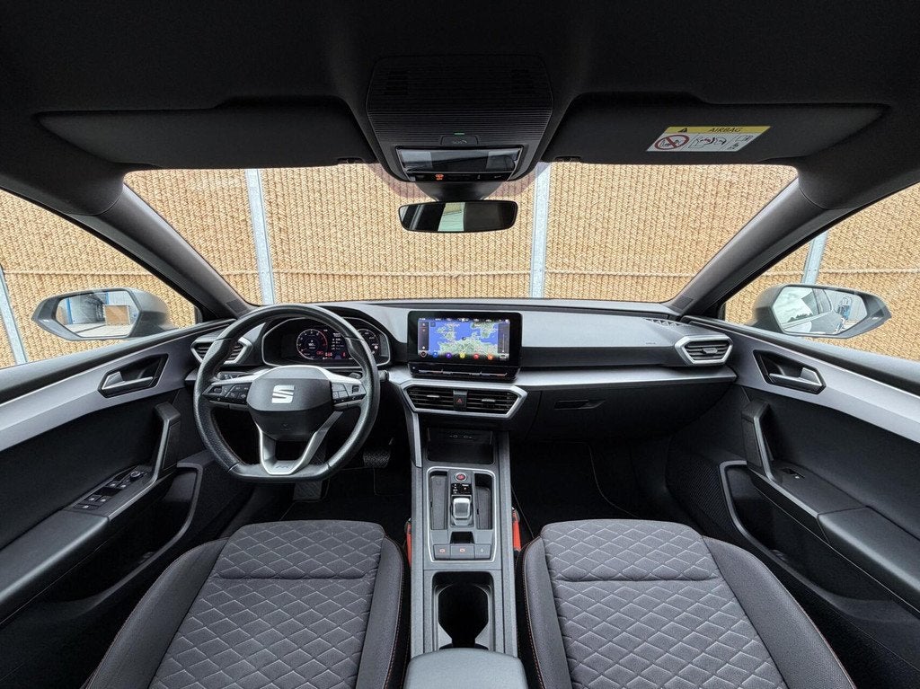 Seat Leon 1.5 eTSI FR Business Intense Automaat | Trekhaak u, Auto's, Seat, 4 cilinders, 150 pk, Origineel Nederlands, Bedrijf