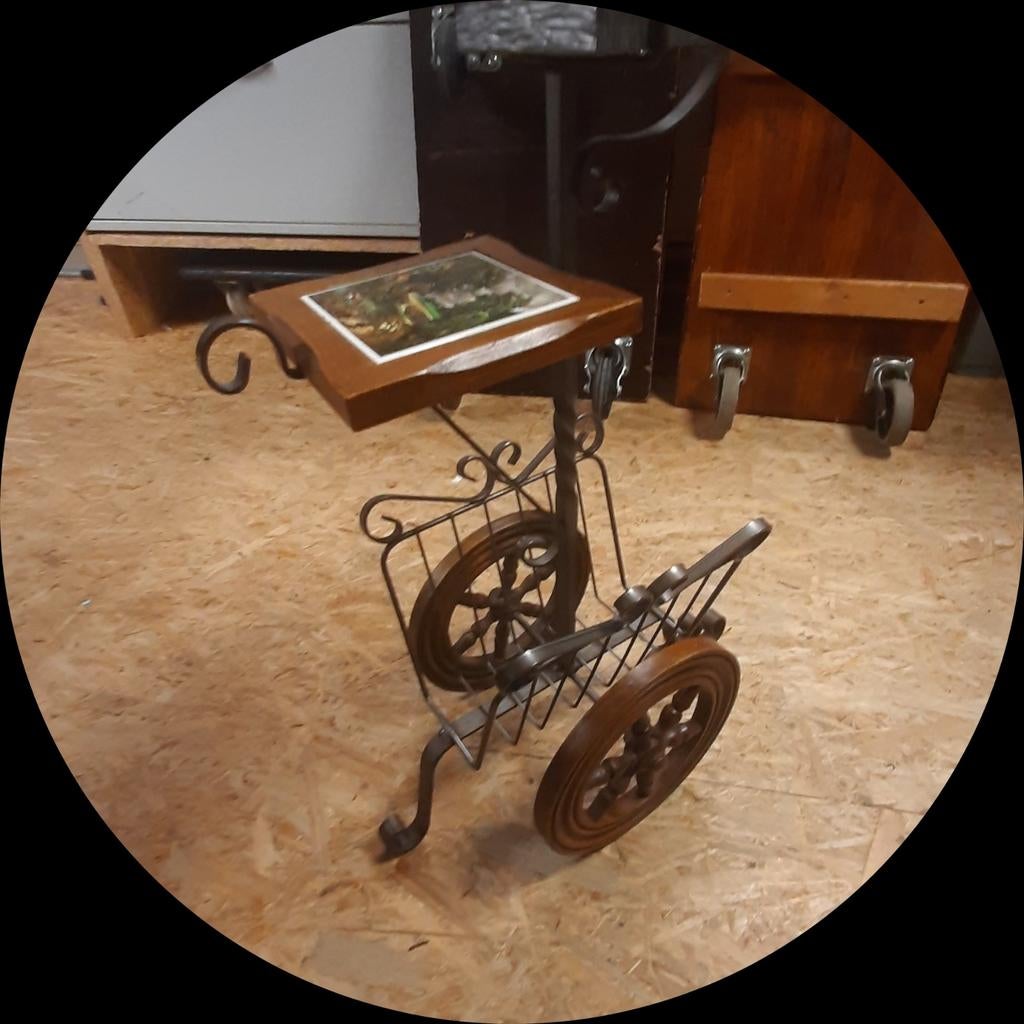 Decoratieve serveer trolley met houten wielen en tegelblad, Ophalen