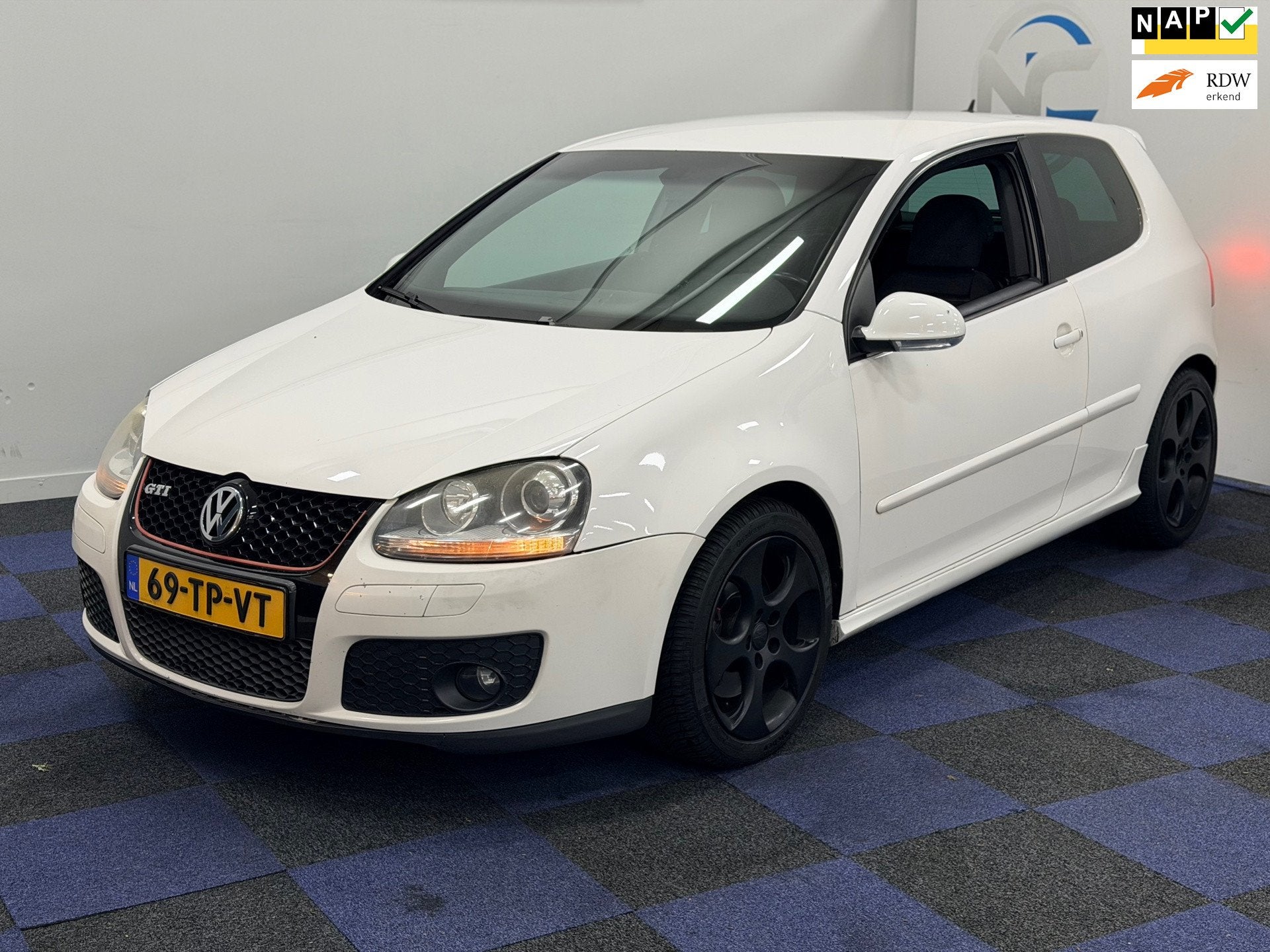 Volkswagen Golf 2.0 TFSI GTI / MULTIEMEDIA / AUTOMAAT / DEAL, Dealer onderhouden, Gebruikt, 4 cilinders, Wit